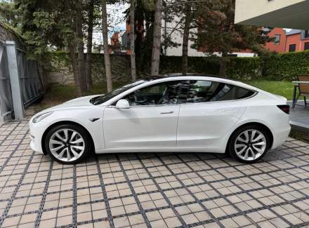 Tesla - Model 3