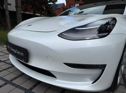 Tesla - Model 3