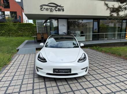 Tesla - Model 3