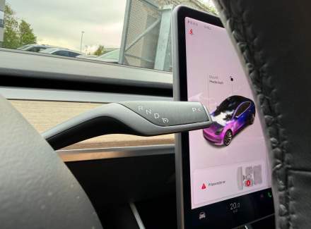 Tesla - Model 3
