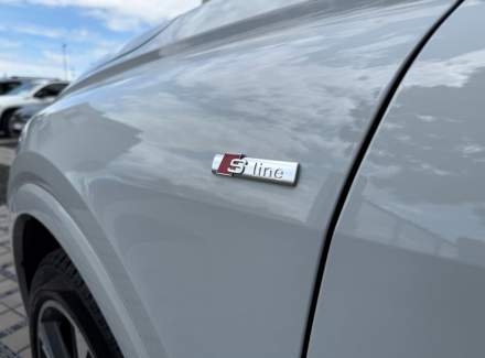 Audi - Q4 e-tron