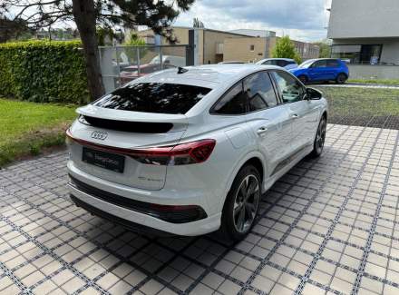 Audi - Q4 e-tron