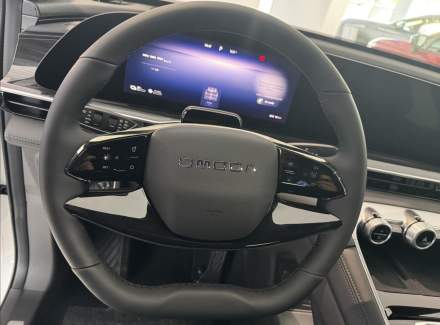 Omoda - 9 PHEV