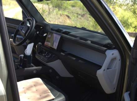 Land Rover - Defender