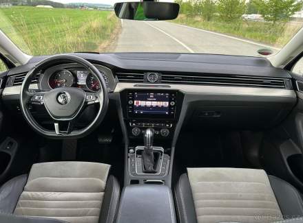 Volkswagen - Passat