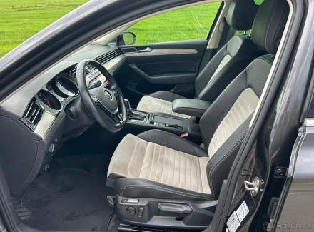 Volkswagen - Passat
