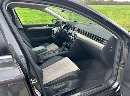 Volkswagen - Passat