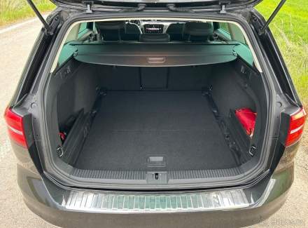 Volkswagen - Passat