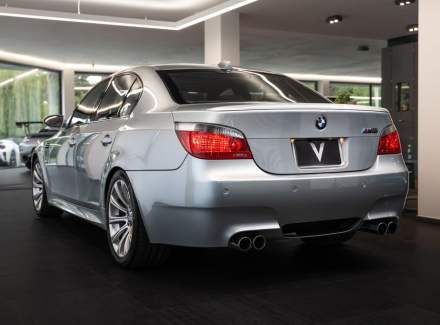 BMW - M5