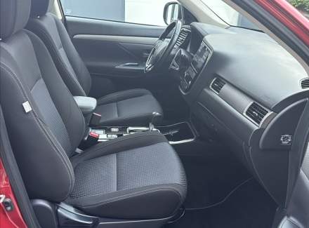 Mitsubishi - Outlander