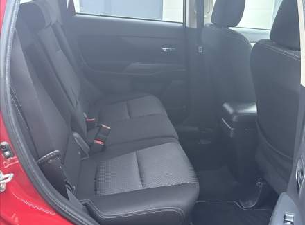 Mitsubishi - Outlander