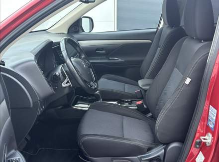 Mitsubishi - Outlander