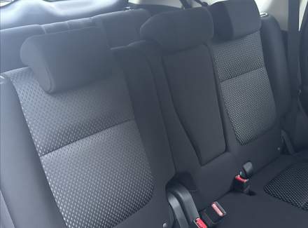 Mitsubishi - Outlander