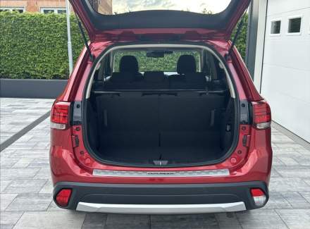 Mitsubishi - Outlander