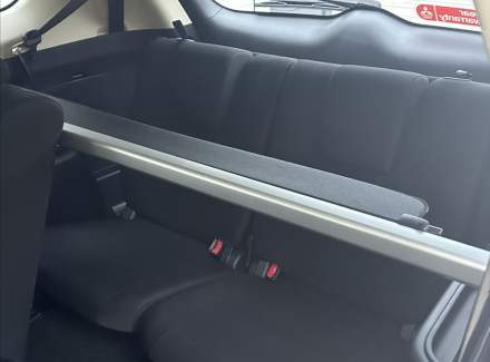 Mitsubishi - Outlander