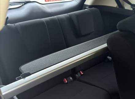 Mitsubishi - Outlander