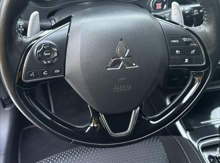Mitsubishi - Outlander