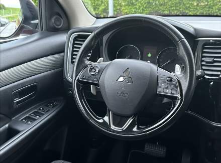 Mitsubishi - Outlander