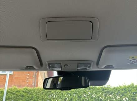 Mitsubishi - Outlander