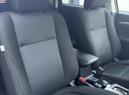 Mitsubishi - Outlander