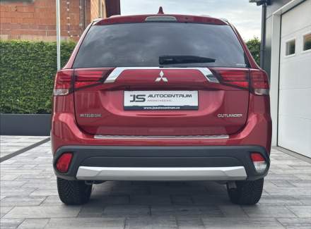 Mitsubishi - Outlander