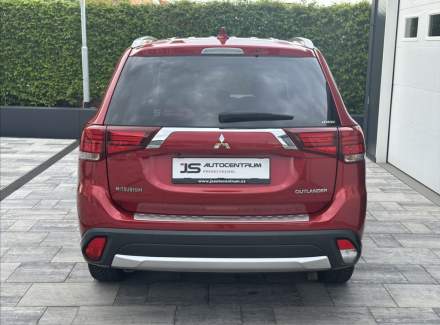 Mitsubishi - Outlander