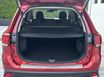 Mitsubishi - Outlander