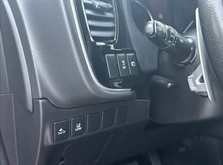 Mitsubishi - Outlander