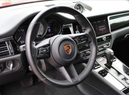 Porsche - Macan