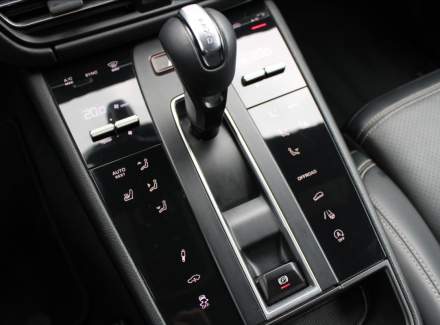 Porsche - Macan