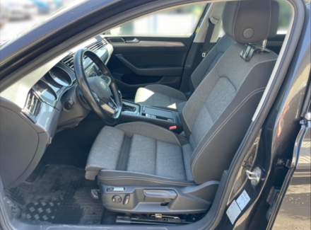 Volkswagen - Passat