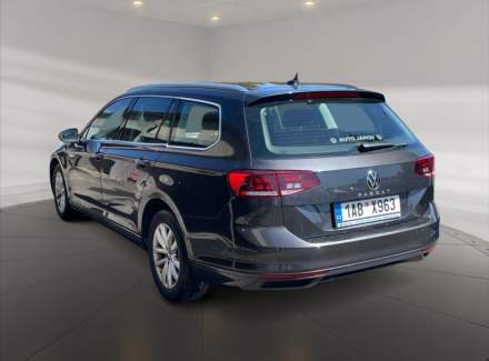 Volkswagen - Passat