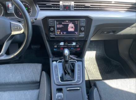 Volkswagen - Passat