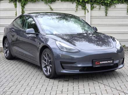 Tesla - Model 3