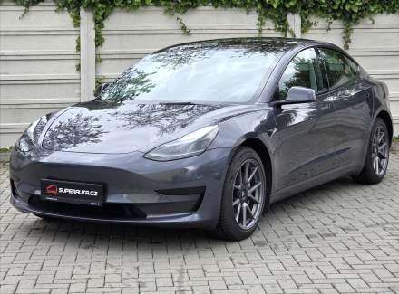 Tesla - Model 3