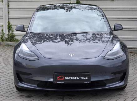 Tesla - Model 3