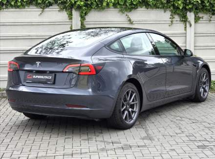 Tesla - Model 3