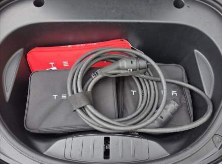 Tesla - Model 3