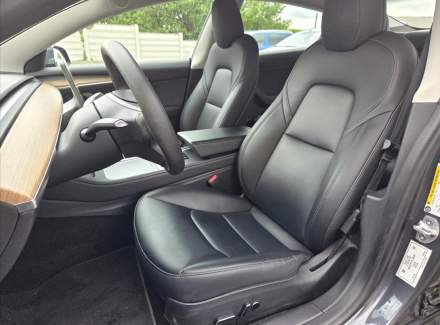 Tesla - Model 3