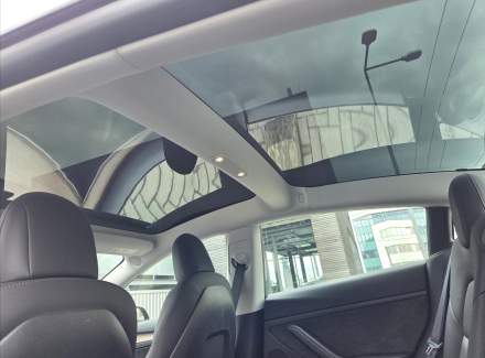 Tesla - Model 3