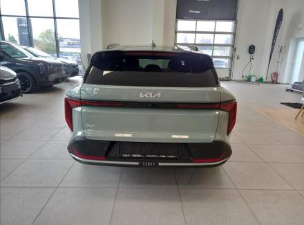 Kia - K4