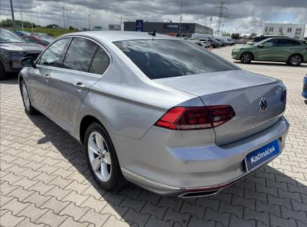 Volkswagen - Passat