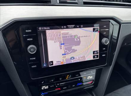 Volkswagen - Passat