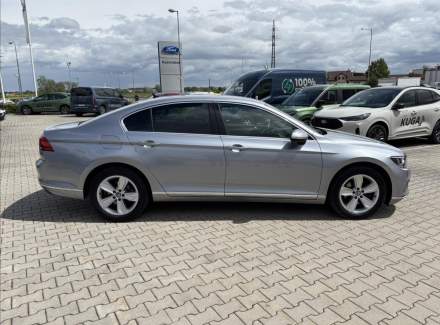 Volkswagen - Passat