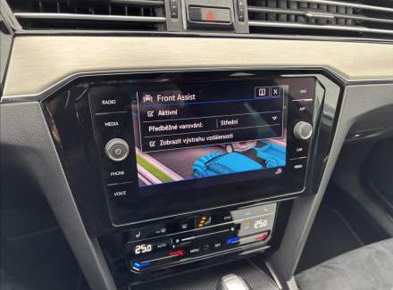 Volkswagen - Passat