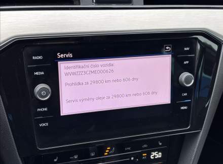 Volkswagen - Passat