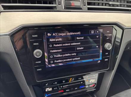 Volkswagen - Passat