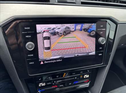 Volkswagen - Passat