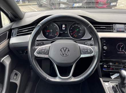 Volkswagen - Passat