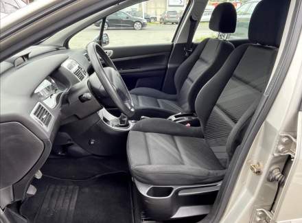 Peugeot - 307